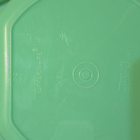 Vintage, Jadeite Tupperware 2pc, Shredder, Grater, Locking Top, Storage, Green - Picture 7 of 9